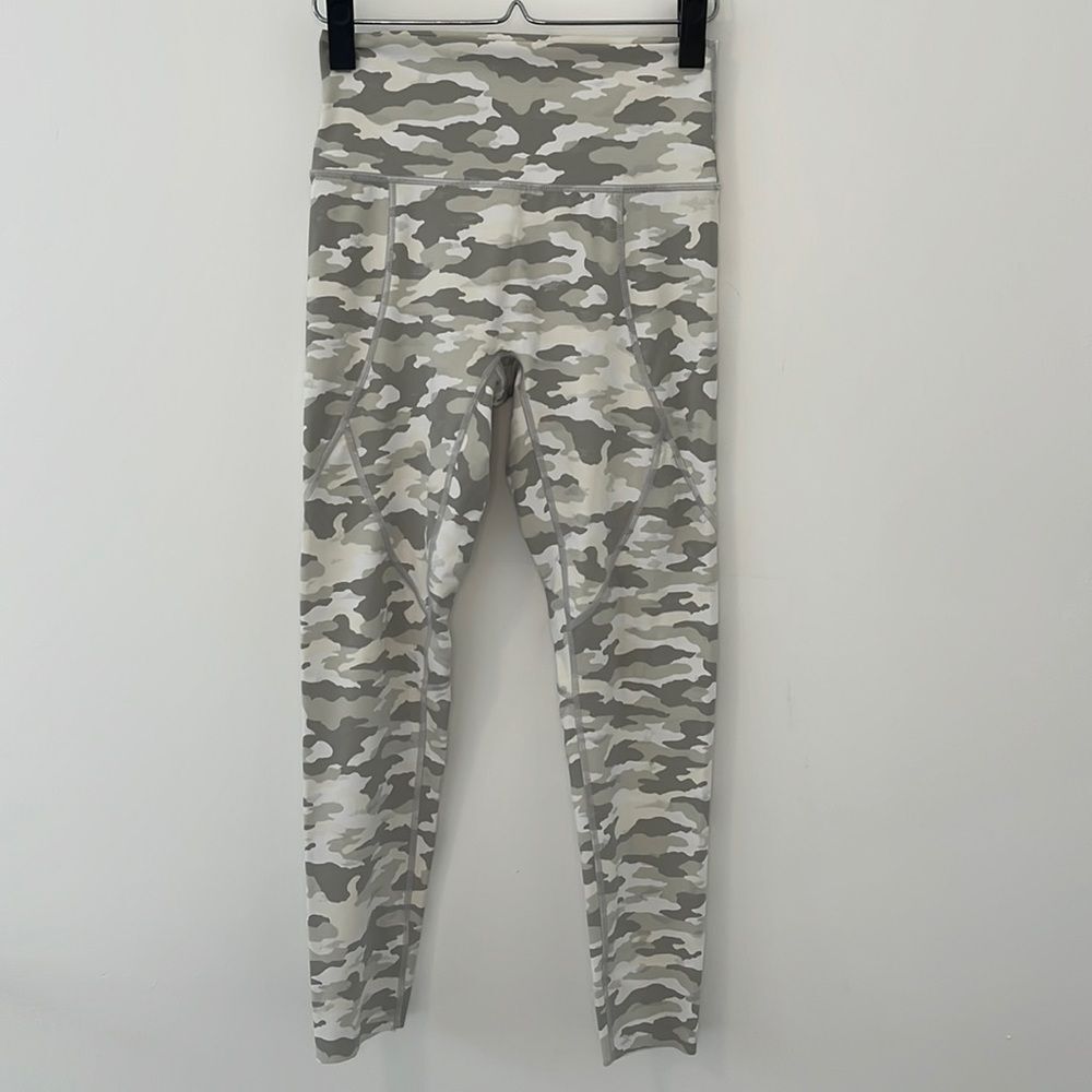 Women’s Aerie Chill Play Move Leggings Camo Camoflauge Neturla Workout small